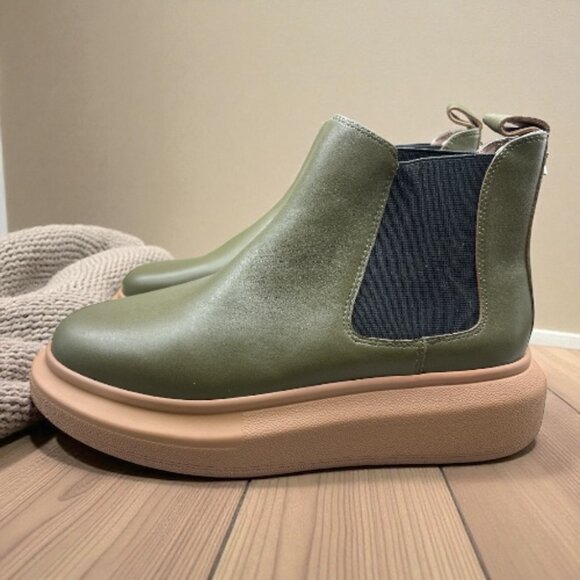Zac Posen Leather Yogi Chelsea Boot in Military Green - Size 6 - Picture 1 of 6